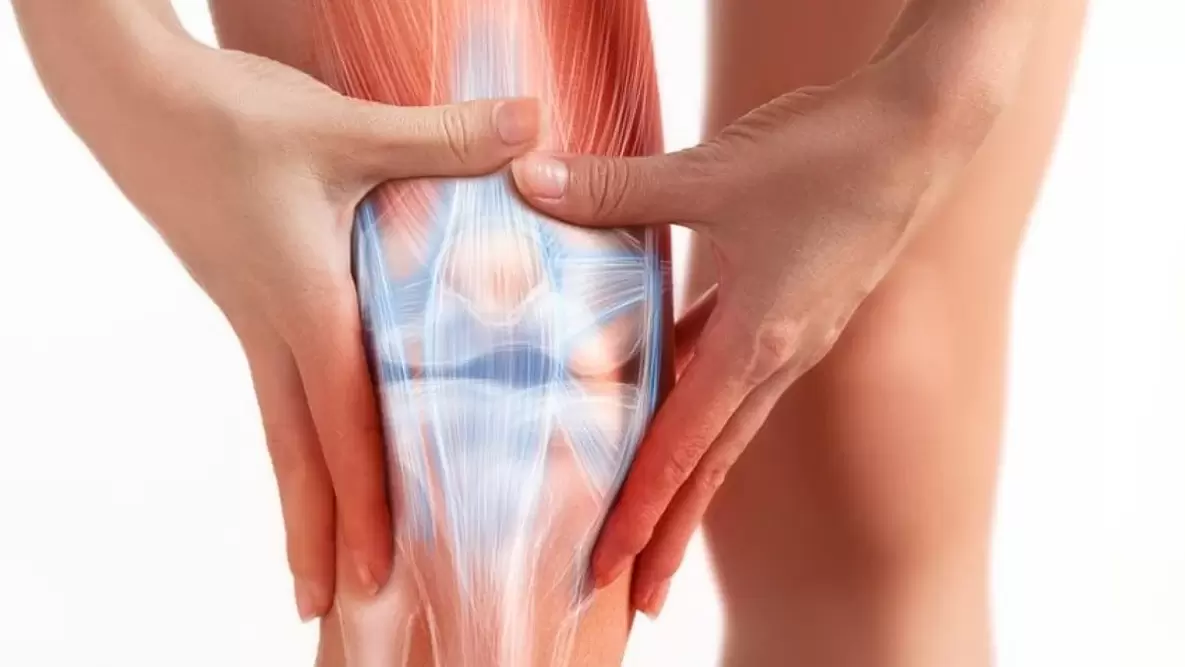 Osteflex gēls tiek uzklāts uz skartās locītavas zonas trīs reizes dienā